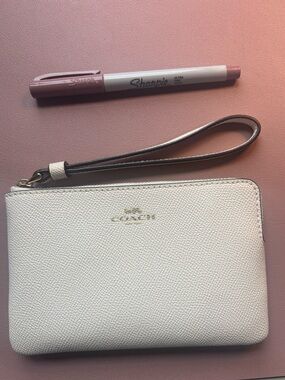 Coach Cream/Ivory Leather Wristlet with Gold Logo